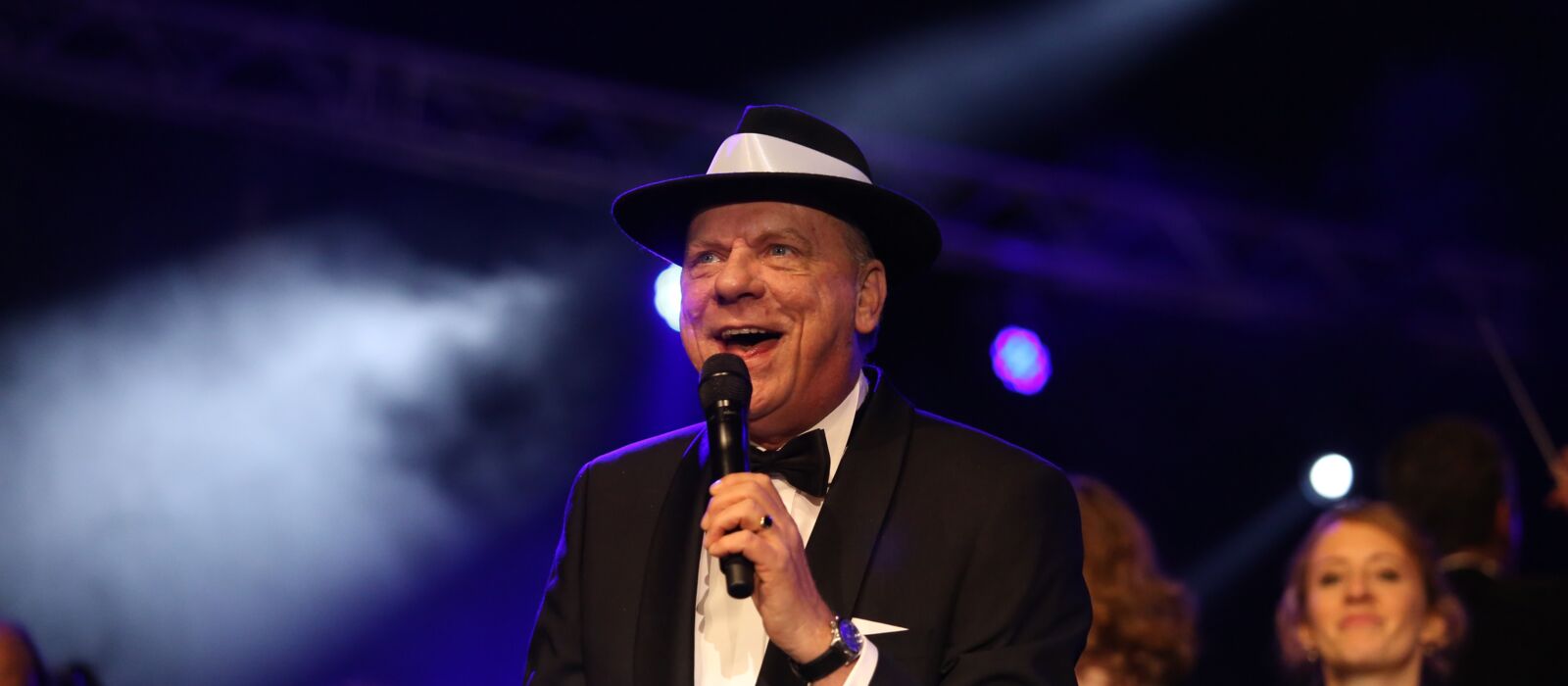 Sänger und Double Frank Sinatra
